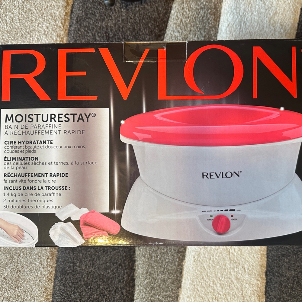 New in box unopened PARAFIN HAND BATH BY REVLON